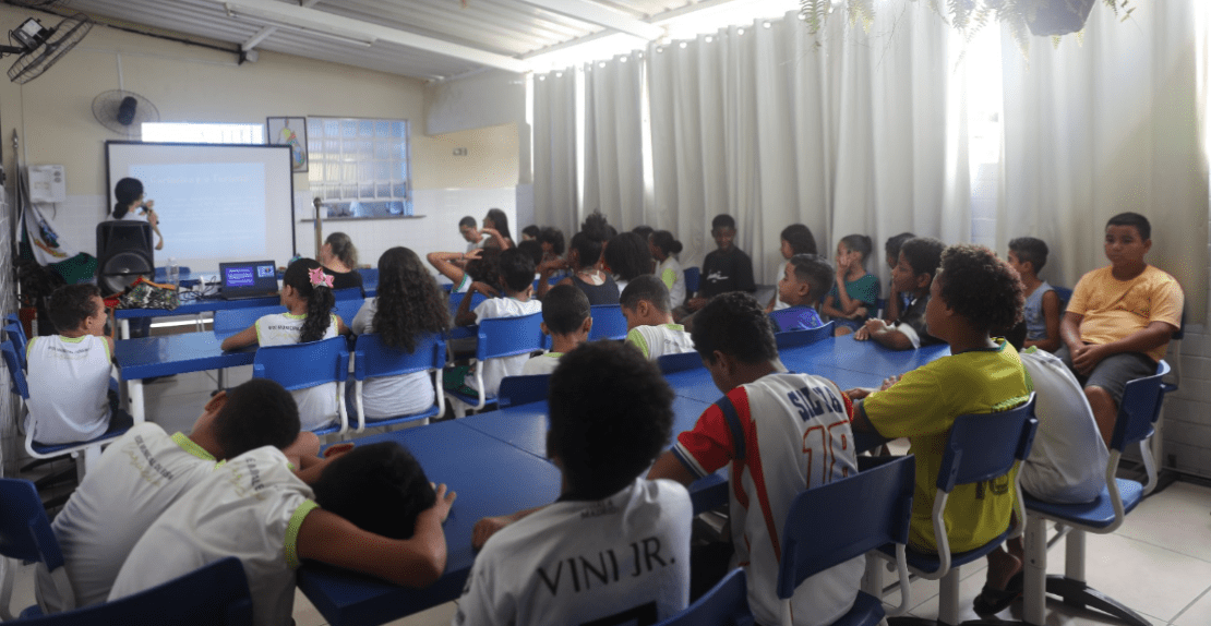 Turismo Pedagógico: alunos da Emef José Zacchi, em Flexal I, aprendem sobre pontos turísticos de Cariacica