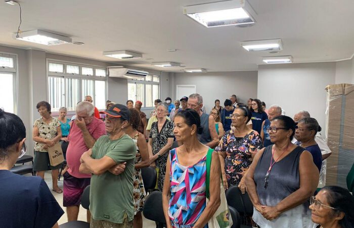 US da Ilha das Caieiras orienta idosos da região sobre envelhecimento e quedas