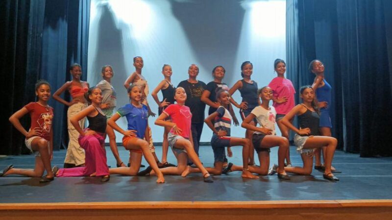 ​Alunos apresentam nesta sexta-feira espetáculo de dança no Teatro Sônia Cabral