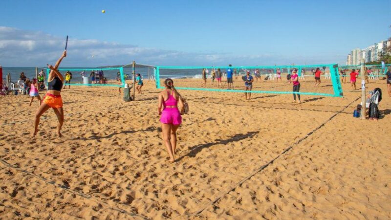 ​Circuito feminino de beach tennis reúne 100 atletas na Praia de Itaparica