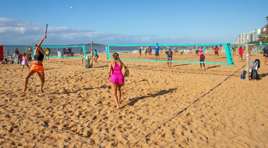 ​Circuito feminino de beach tennis reúne 100 atletas na Praia de Itaparica