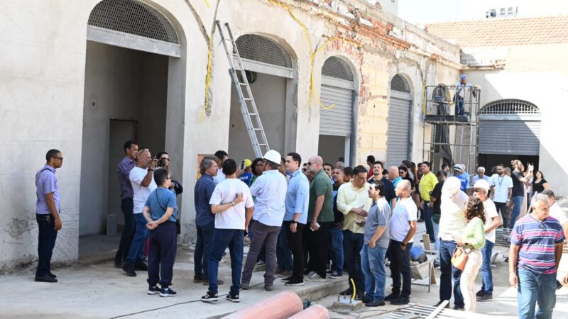 Prefeito Pazolini visita obras de restauração do Mercado da Capixaba e confirma que 80% das intervenções já estão concluídas