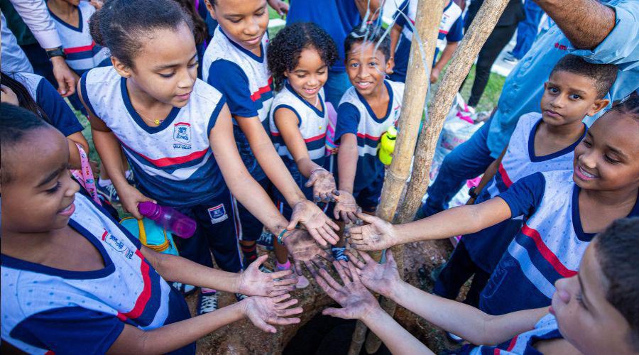 ​Plantio de árvores no Parque da Prainha marca o Dia Mundial do Meio Ambiente