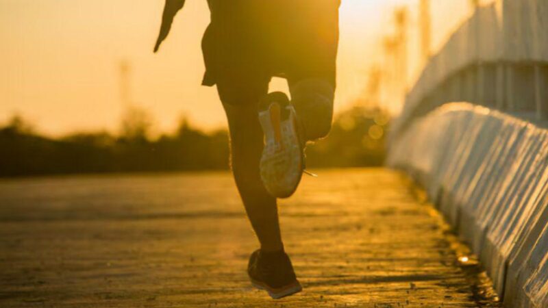 ​Corrida e caminhada solidária acontecem sábado na orla