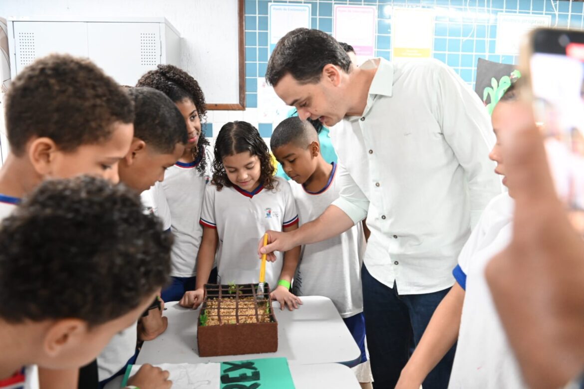 Pazolini Participa da Apresentação de Disciplinas Eletivas na EMEF de Tempo Integral Moacyr Avidos, na Ilha do Príncipe