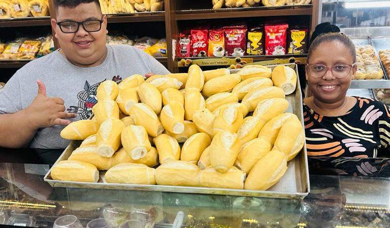 Padaria de Cariacica comemora aniversário com venda de 13 mil pães a 5 centavos