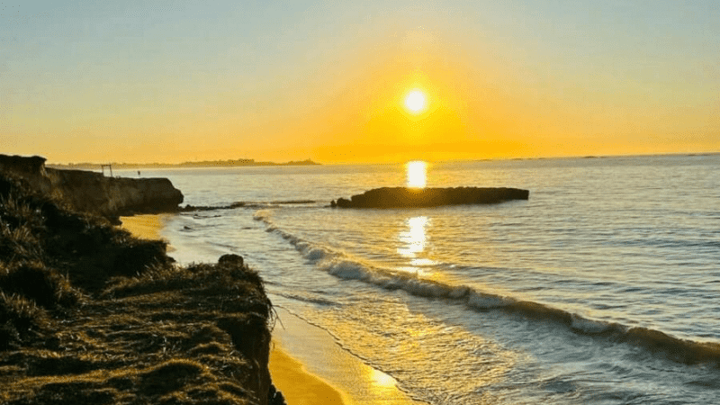 Praia secreta no Espírito Santo torna-se destino preferido dos turistas