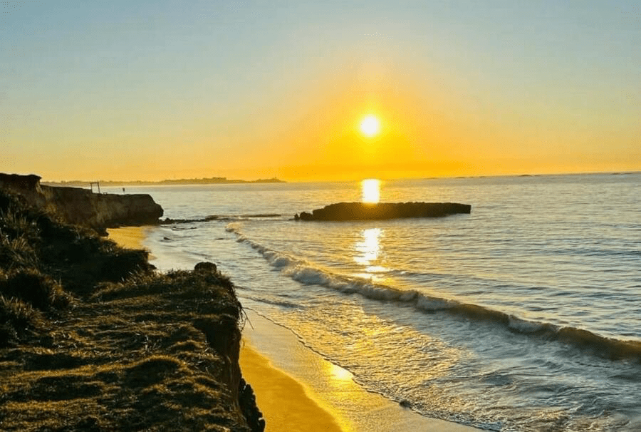 Praia secreta no Espírito Santo torna-se destino preferido dos turistas