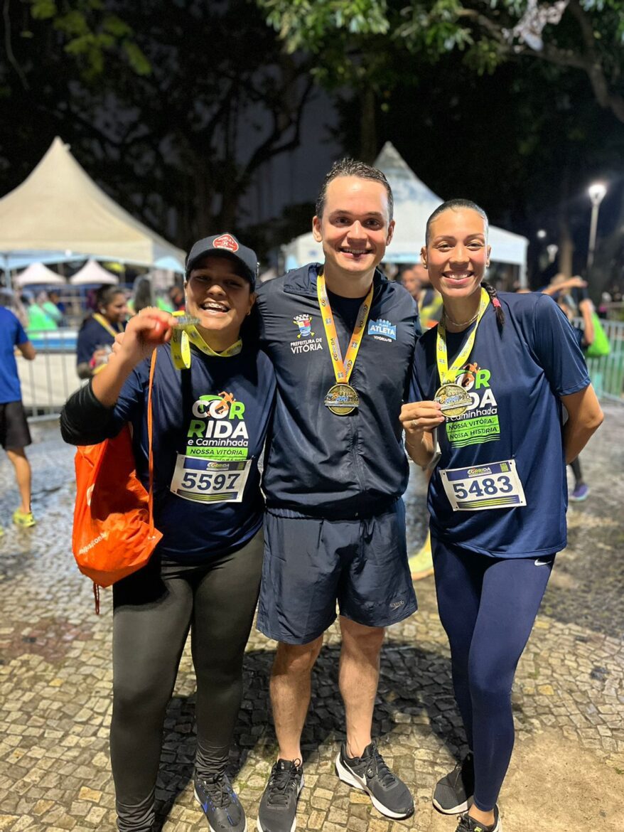 Pazolini participa de corrida noturna em Vitória que destaca história, arte e cultura do centro da Capital