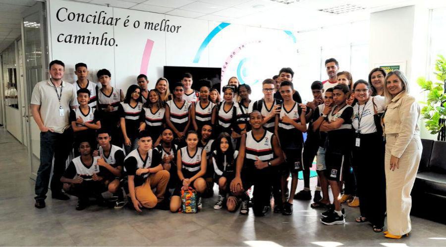 Escolas promovem ações de saúde voltadas para adolescentes e jovens