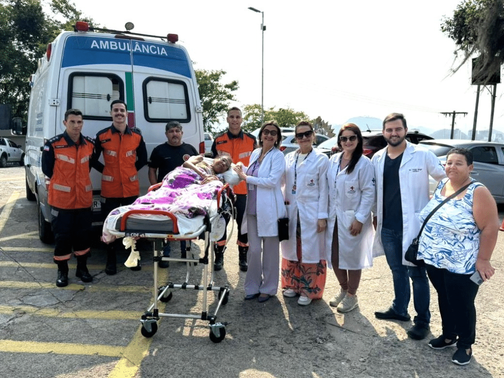 Hospital do ES realiza sonho de paciente acamada de conhecer o Convento