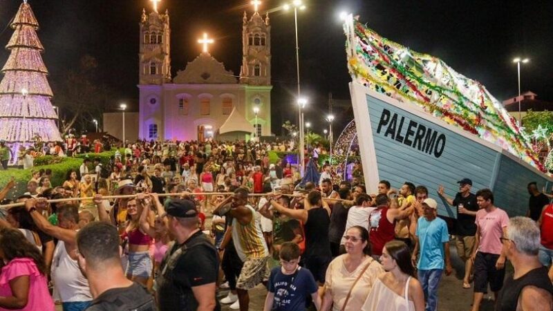 Festa de São Benedito continua na Serra com puxada e fincada do mastro